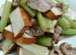 西芹豆干炒肉片