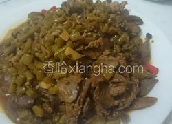 酸豆角炒鸡杂