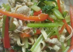 芹菜千张炒肉片