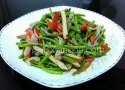 芦蒿香干炒咸肉丝