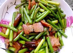 腊肉炒蒜台