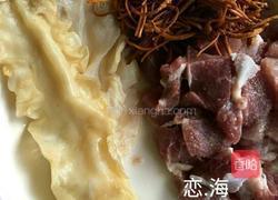 自创鳕花排骨养颜汤（鳕鱼胶炖虫草花排骨）的做法图解3