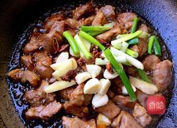 梅花肉烧蒜苔粉条的做法图解8