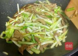 韭黄炒肉丝的做法图解5