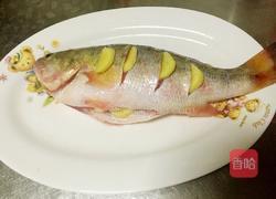 柠香清蒸鲈鱼的做法图解2