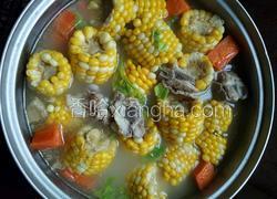 玉米胡萝卜排骨汤