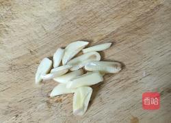 蒜头炒四季豆的做法图解1