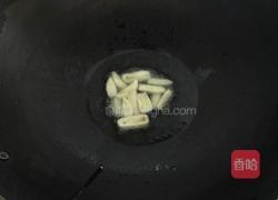 蒜头炒四季豆的做法图解2