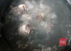黑木耳大骨汤的做法图解3