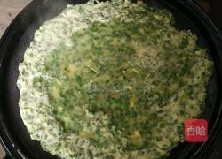 韭菜鸡蛋饼的做法图解3