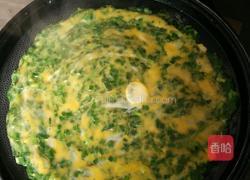 韭菜鸡蛋饼的做法图解5