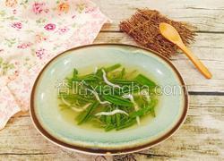 莼菜银鱼羹