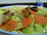 胡萝卜包菜炒肉