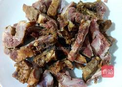 杂菌胡萝卜咸骨汤的做法图解1