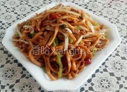 青椒肉丝炒蛋面
