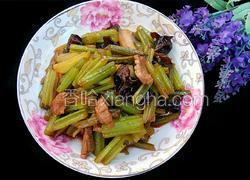 芹菜木耳炒肉