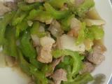 肉片炒苦瓜