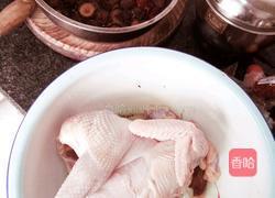 香菇炖鸡的做法图解1