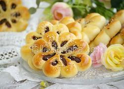 花朵豆沙面包