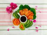 三文鱼牛油果沙拉的做法[图]