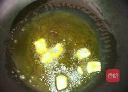 五花肉豆角顿土豆的做法图解2