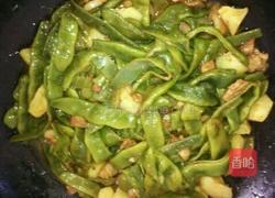 五花肉豆角顿土豆的做法图解9