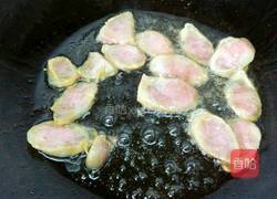 酸菜炒香肠的做法图解4