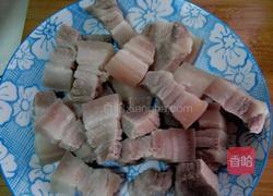 五味土豆焖肉 的做法图解2