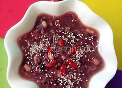 红豆花生黑米粥