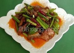 五花肉炒蒜苔