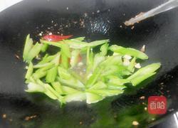 西芹炒虾仁的做法图解9
