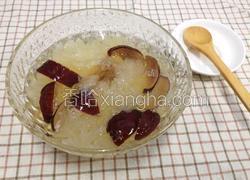冰糖银耳红枣汤