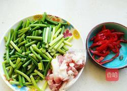 肉炒蒜苔的做法图解2
