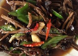 茶树菇烧木耳