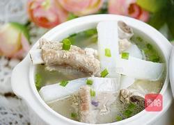 白萝卜排骨汤的做法图解1