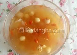 银耳莲子汤