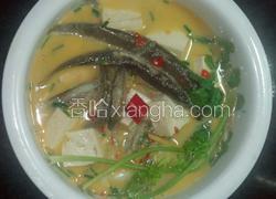 泥鳅炖豆腐汤