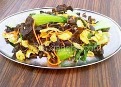 木耳鸡蛋炒油菜