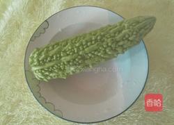 苦瓜拌鸡蛋的做法图解1