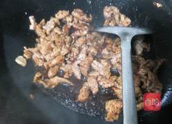 毛豆炒肉的做法图解7