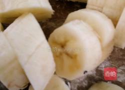 香蕉鸡蛋饼的做法图解1