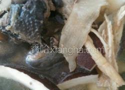 椰子煲乌鸡汤
