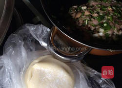 香菇猪肉饺子的做法图解6