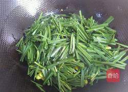 韭菜炒蚕豆的做法图解7