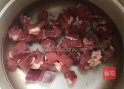 土豆炖牛腩的做法图解1
