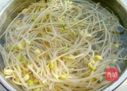 凉拌黄豆芽的做法图解3