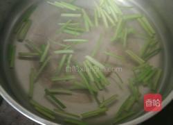 芹菜凉拌豆干的做法图解2