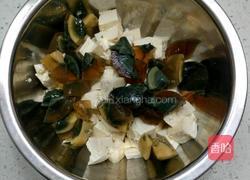 凉拌皮蛋豆腐的做法图解5