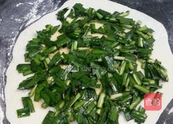 发面韭菜盒子的做法图解4