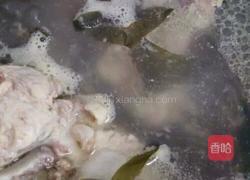 海带排骨汤的做法图解1